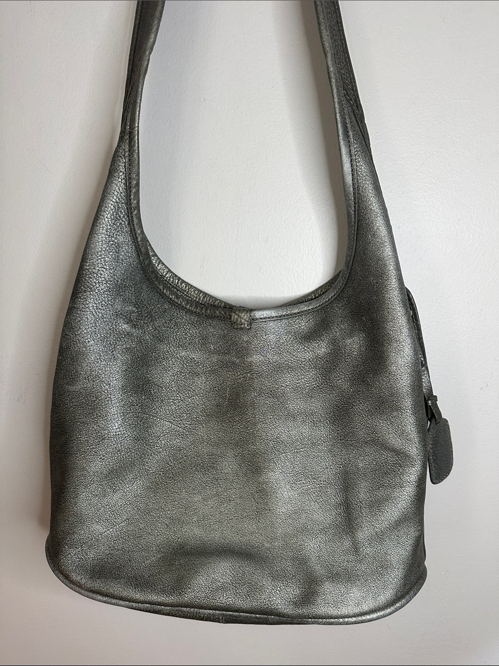 Ugg Metallic Silver Leather Hobo Shoulder Bag - Stylish Women's Everyday Tote